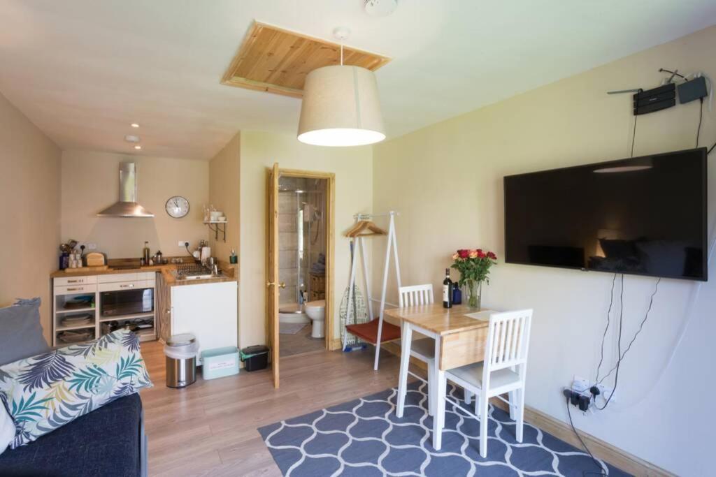 Bristol Little House Apartment ภายนอก รูปภาพ